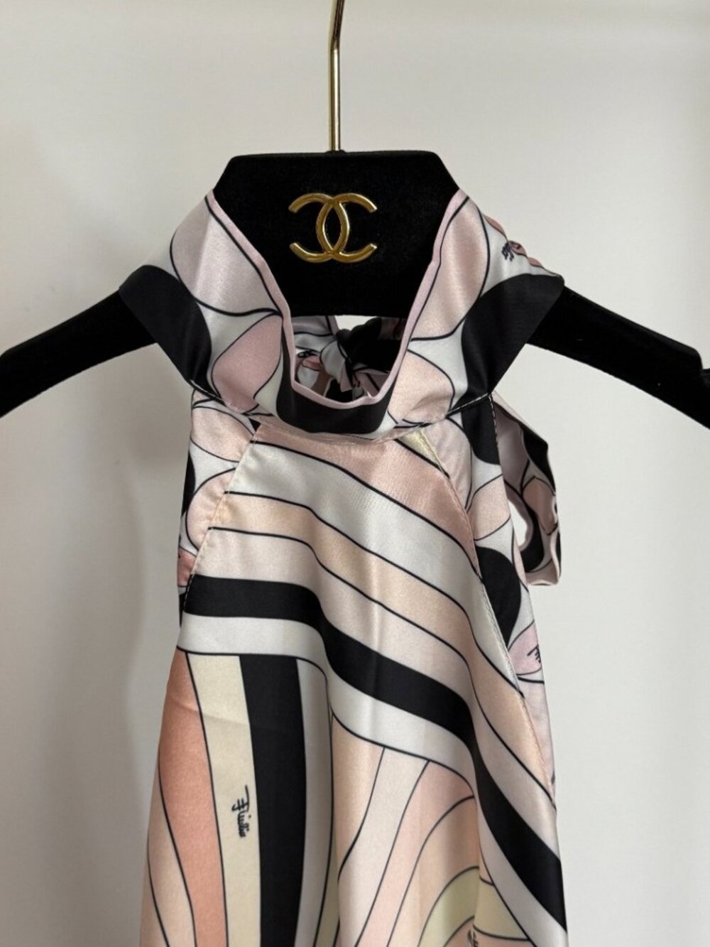 Emilio Pucci Pink, Black and Cream Printed Silk Tank - Picture 2 of 9